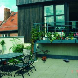 Dachterrasse auf dem Seitenflügel